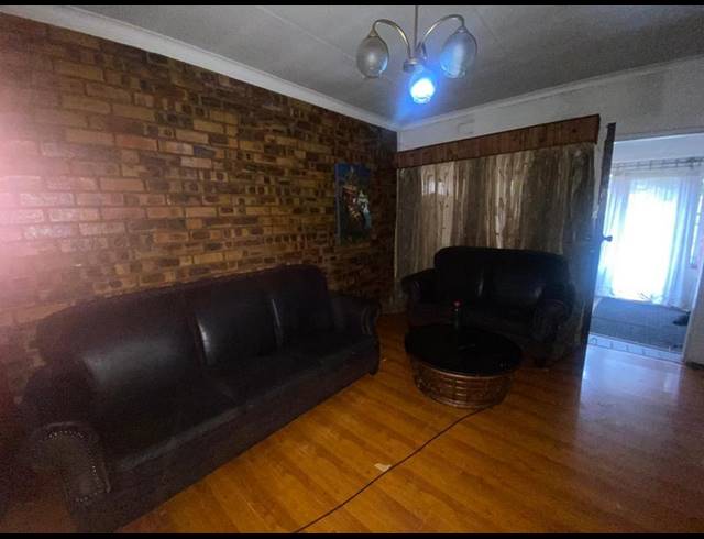 5 BEDROOM HOUSE FOR SALE IN CRYSTAL PARK